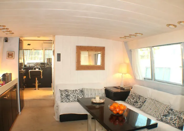 Your Own Private Yacht Hotel *